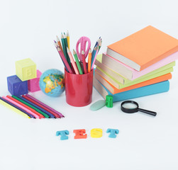 Obraz premium word test on the background of school supplies .photo with copy 