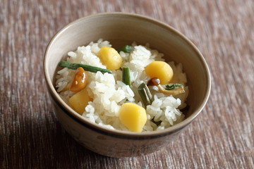山菜栗おこわ