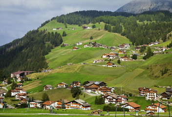 Fototapeta na wymiar Village in Dolomites