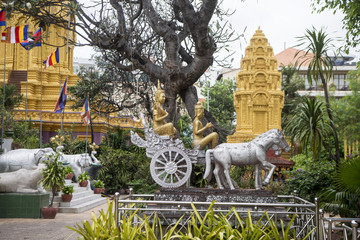 CAMBODIA PHNOM PENH WAT OUNALOM TEMPLE