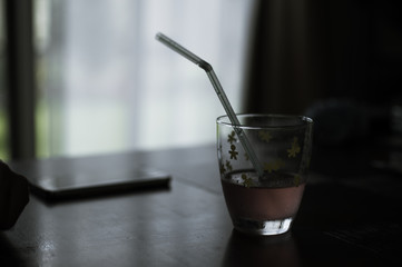 ジュースとストロー