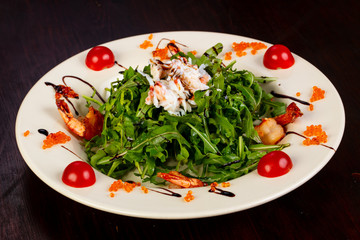 Salad with prawn and crab
