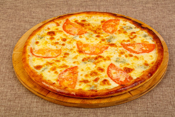 Pizza Margarita with cheese