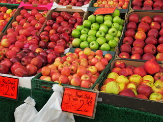 Marktstand mit Äpfel