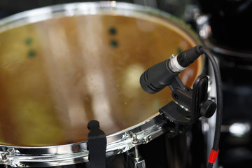 Drum microphone