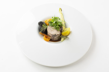 Epaule d'agneau confite aux herbes grasses