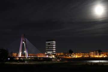 Fototapeta na wymiar Badajoz de noche 