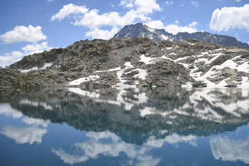 lago alpino