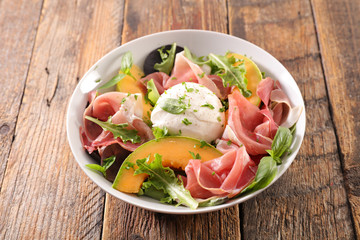 melon with mozzarella and ham