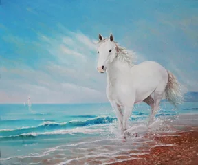 Malen Sie ein Pferd, das auf den Wellen läuft. Weißes Pferd am Strand. © VIKTOR