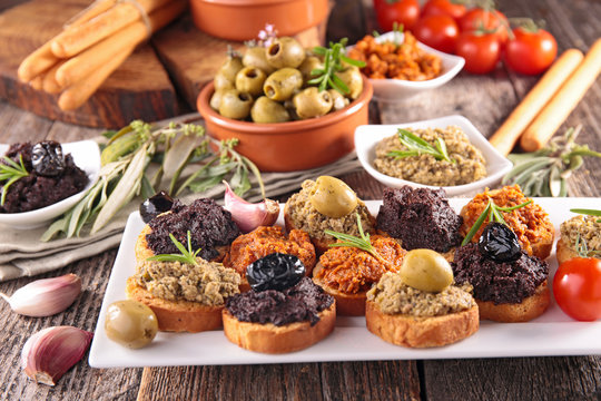 bread toast with tapenade