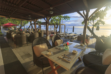 Un restaurant de plage à Bali en Indonésie