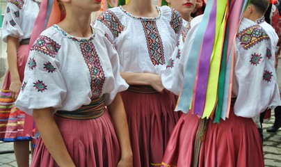 Ukraina - kobiece stroje ludowe