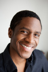 Obraz premium Close up happy african american man