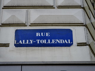 Rue Lally-Tollendal. Plaque de nom de rue.