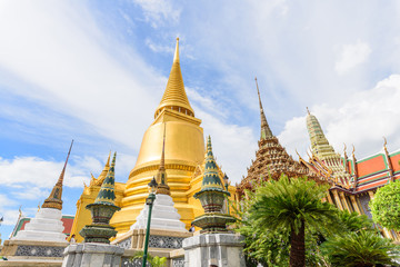 Fototapeta premium Golden Pagoda in Wat Phra Kaew / Wat Phra Kaew Public Temple Landmark in Thailand