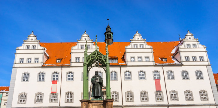 Luther Statue Colorful Market Square Rathuas Lutherstadt Wittenberg Germany