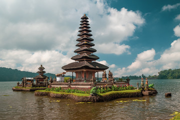 Fototapeta na wymiar Pura Ulun Danu Bratan Temple, Bedugul Mountains, Bratan Lake, Bali, Indonesia