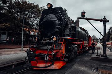 Die Harzquerbahn wird mit Wasser betankt