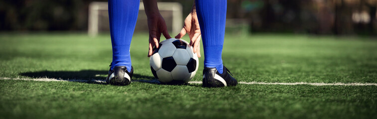 Ball auf dem Fussballplatz