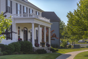 Fototapeta premium Colonial pillars on home in Daybreak