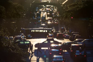 Fotobehang Traffic on 42nd Street through Midtown Manhattan at rush hour in New York City © deberarr
