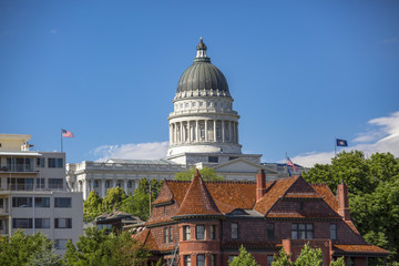 Obraz premium Utah State Capital building and McCune Mansion