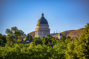 Fototapeta premium Utah State Capital Building with foliage