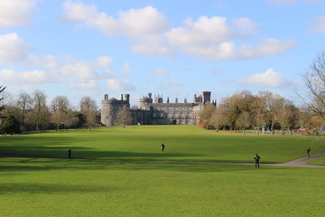 Fototapeta na wymiar Kilkenny Castle. Historic landmark in the town of Kilkenny in Ireland.
