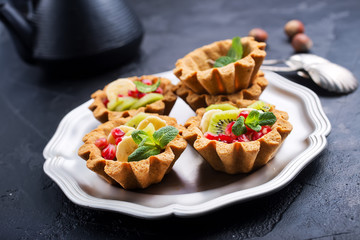 tartalets with berries