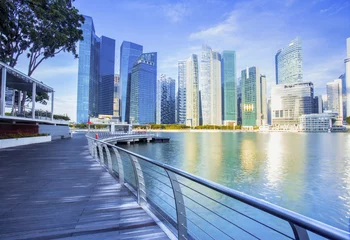 Gordijnen Singapore skyscraper with modern building around Marina bay © Thanakorn Thaneevej
