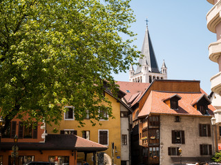 Obraz premium glimpses on the walls of buildings in Annecy France