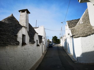 Panorama und Sehenswürdigkeiten von Alberobello, Italien, mit den typischen Trulli Häusern,...