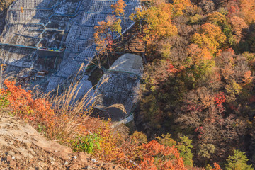 2016年秋の展望台から見た八ッ場ダム予定地の風景