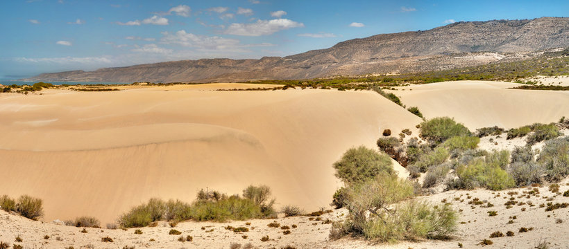 Dunes de sable vers Tamri et Imsouane au nord de Taghazout et Agadir - Maroc