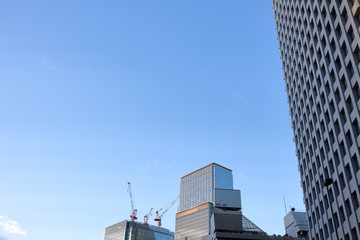 Obraz premium tokyo buildings and blue sky