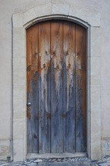 Fototapeta na wymiar simple old wooden door close-up