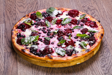 Fruit vegetarin pizza