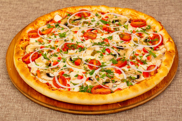 Pizza with mushroom and chicken