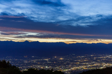 Obraz premium 北アルプスと街明かり