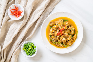 Fried crab with curry powder