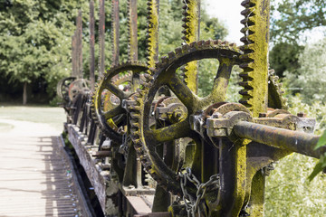 Control Gear wheels for UK canal
