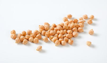 raw dried chickpeas