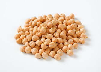 raw dried chickpeas