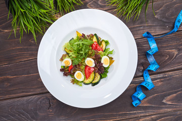 vegetable salad with egg