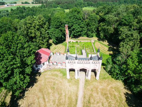 Fototapeta Pałac Ludwika Michała Paca w miejscowoœci Dowspuda, widok z lotu ptaka