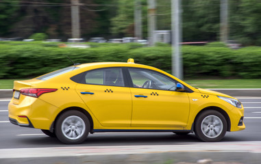 Plakat yellow taxi cab speeding