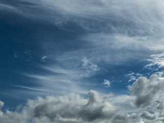 Fototapeta premium White clouds, Blue sky / White clouds blue skies in the rainy season