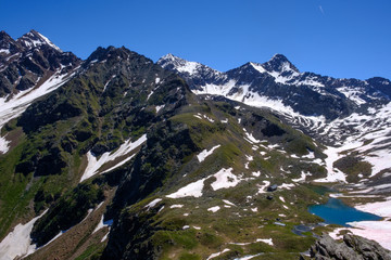 Pila (AO). Vista sul rifugio Arbolle dalla Cresta Nera