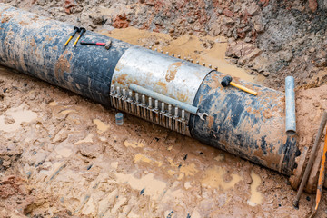 Cast PVC Plastic water pipe broken, 600 m.m. diameter band with torque bolt screw.
Water PVC...